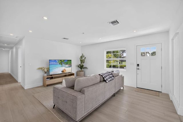 4 of 42 - 3400 Parker Avenue, West Palm Beach, FL