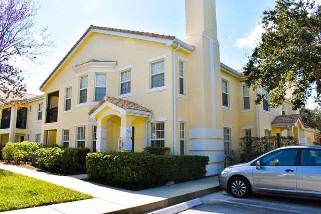 142 Sw Peacock Boulevard #22-101, Port St. Lucie