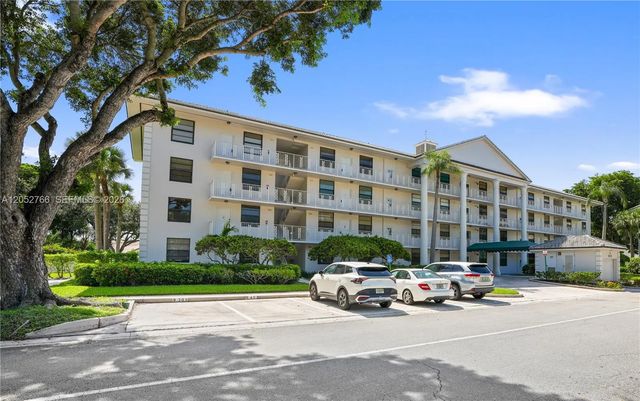 2 of 27 - 3516 Whitehall Drive #301, West Palm Beach, FL