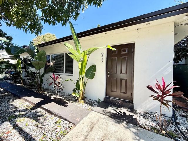 2 of 38 - 929 Sw 12th Avenue, Miami, FL