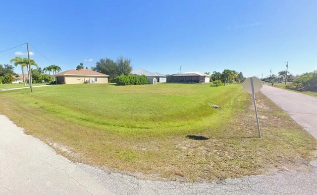 2 of 5 - 815 Nw 28th Place, Cape Coral, FL