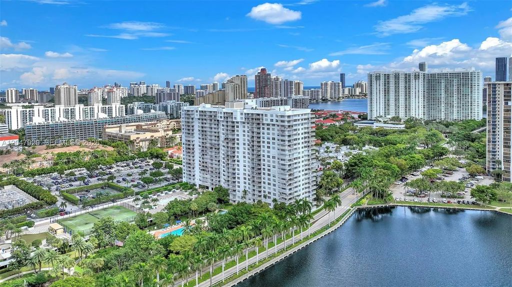 2851 Ne 183rd Street #1811-15 E, Aventura