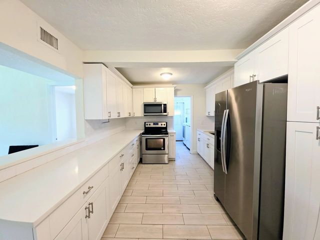 2 of 27 - 1220 Ne 1st Avenue, Fort Lauderdale, FL
