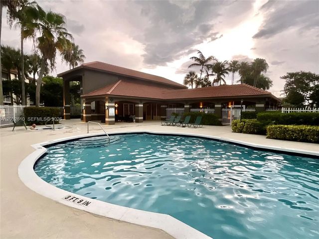 420 S Park Road #108, Hollywood