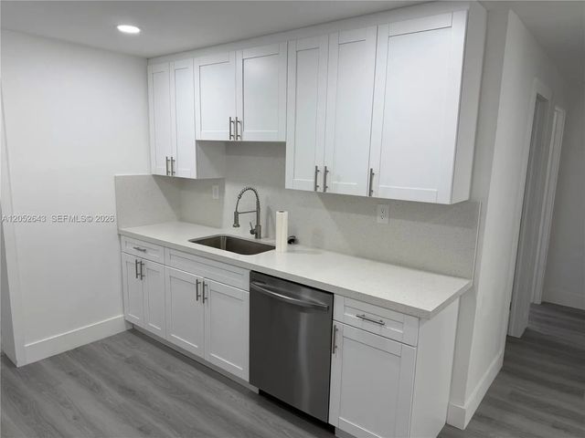 4 of 13 - 13885 Nw 5th Avenue, North Miami, FL