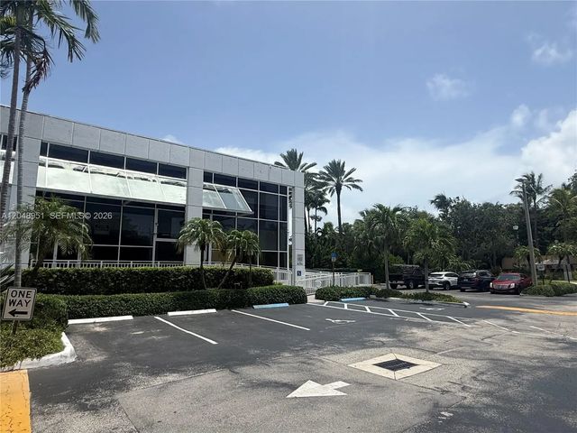 4 of 6 - 260 Crandon Boulevard #a51, Key Biscayne, FL