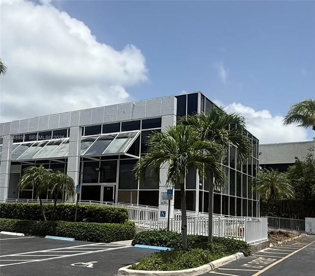 5 of 6 - 260 Crandon Boulevard #a51, Key Biscayne, FL