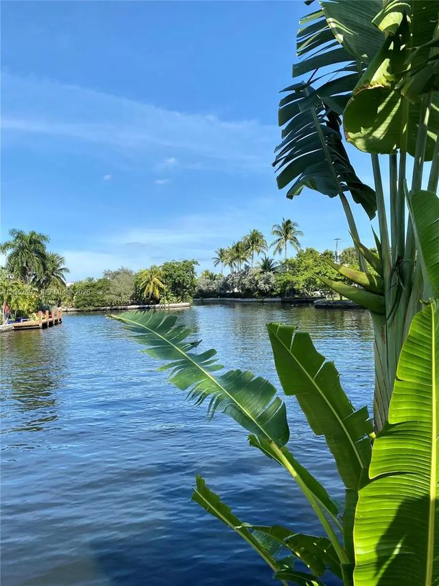 3 of 12 - 2209 Ne 26th Street, Wilton Manors, FL