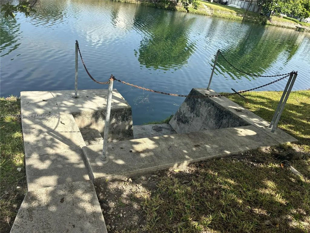 19120 Bel Aire Drive, Cutler Bay