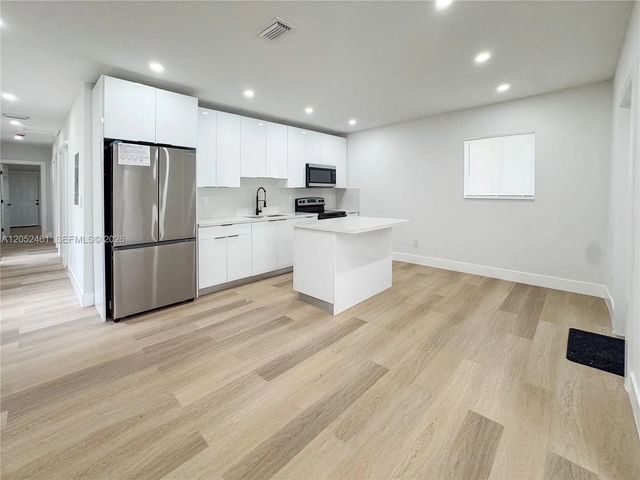 5 of 18 - 1558 Nw 71st Street, Miami, FL