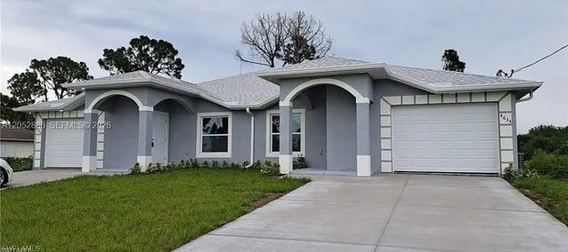 2225/2227 Snead Drive, Lehigh Acres