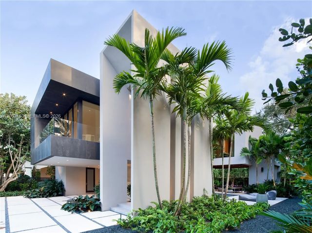 3 of 41 - 3910 Battersea Road, Miami, FL