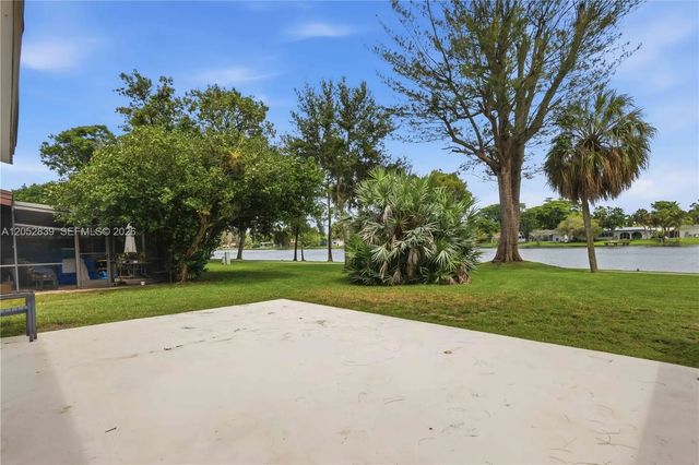 3 of 39 - 10680 Cherry Avenue, Pembroke Pines, FL
