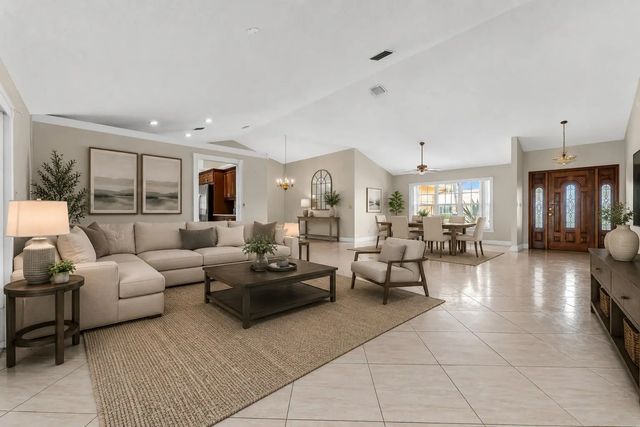 5 of 50 - 6083 Sunberry Circle, Boynton Beach, FL