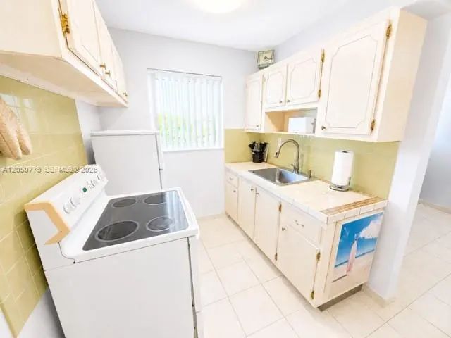 2145 Pierce Street #416, Hollywood