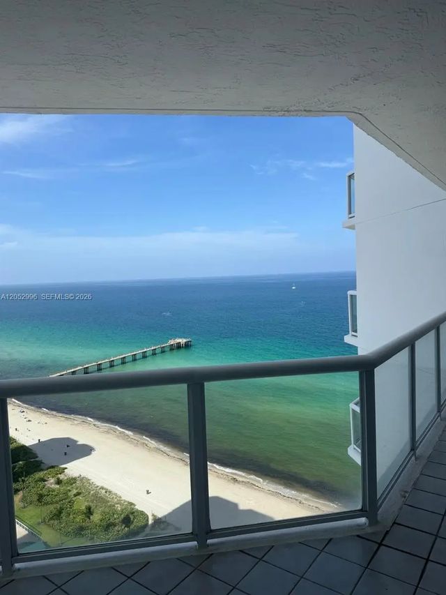 2 of 11 - 16425 Collins Avenue #2415, Sunny Isles Beach, FL