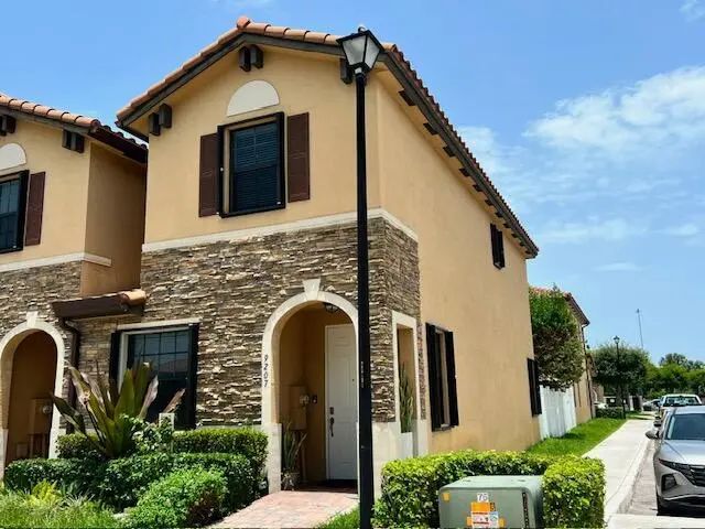 9207 W 33rd Lane, Hialeah