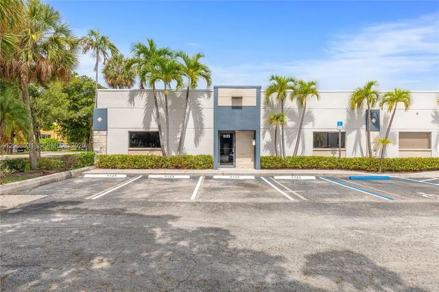 3 of 39 - 8125 Nw 33rd Street, Doral, FL