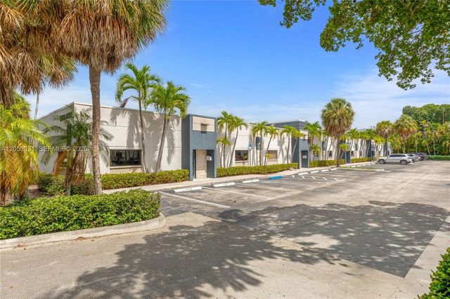 5 of 39 - 8125 Nw 33rd Street, Doral, FL