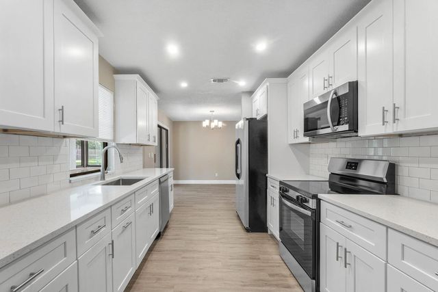 5 of 16 - 2407 Se Marius Street, Port St. Lucie, FL
