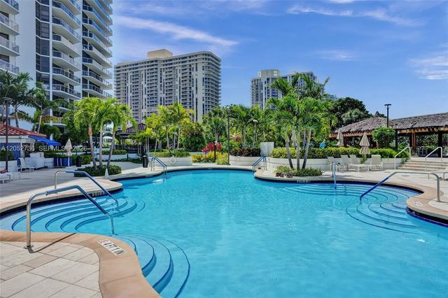20281 E Country Club Drive #1907, Aventura