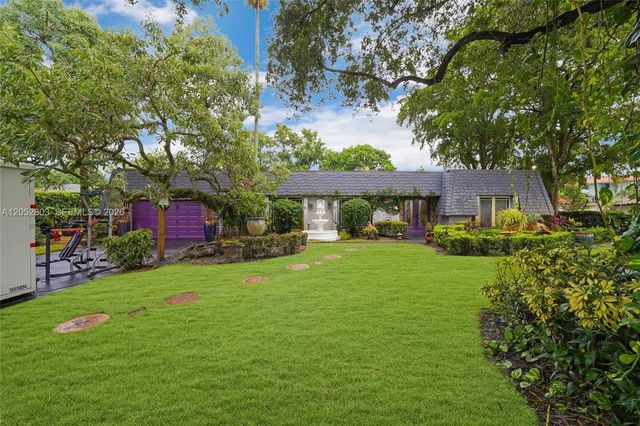 8541 N Lake Dasha Drive, Plantation