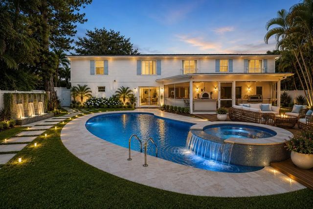 2 of 44 - 342 N Fairway N, Tequesta, FL