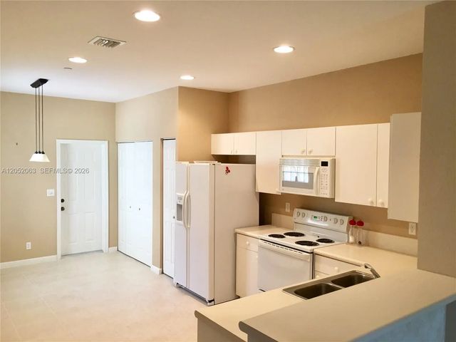 4 of 14 - 4258 Vineyard Circle, Weston, FL