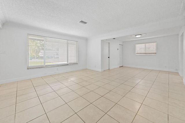 3 of 24 - 6575 Nw 3rd Street, Margate, FL