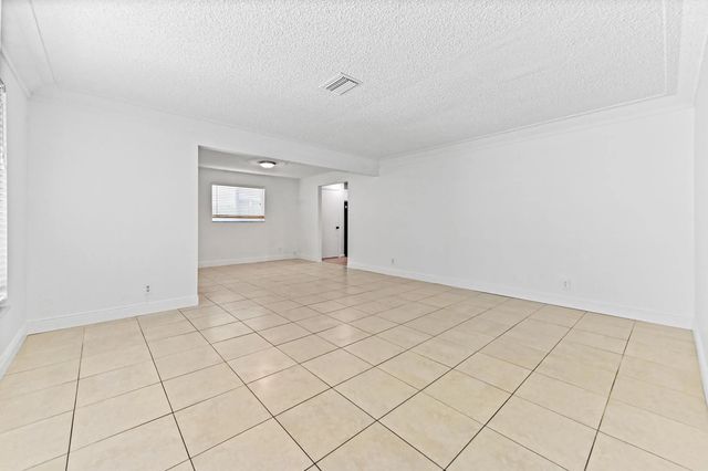 4 of 24 - 6575 Nw 3rd Street, Margate, FL