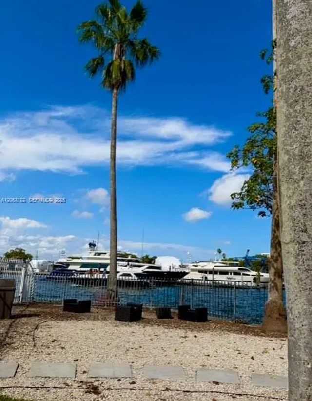 4 of 17 - 1901 S River Drive #22c, Miami, FL