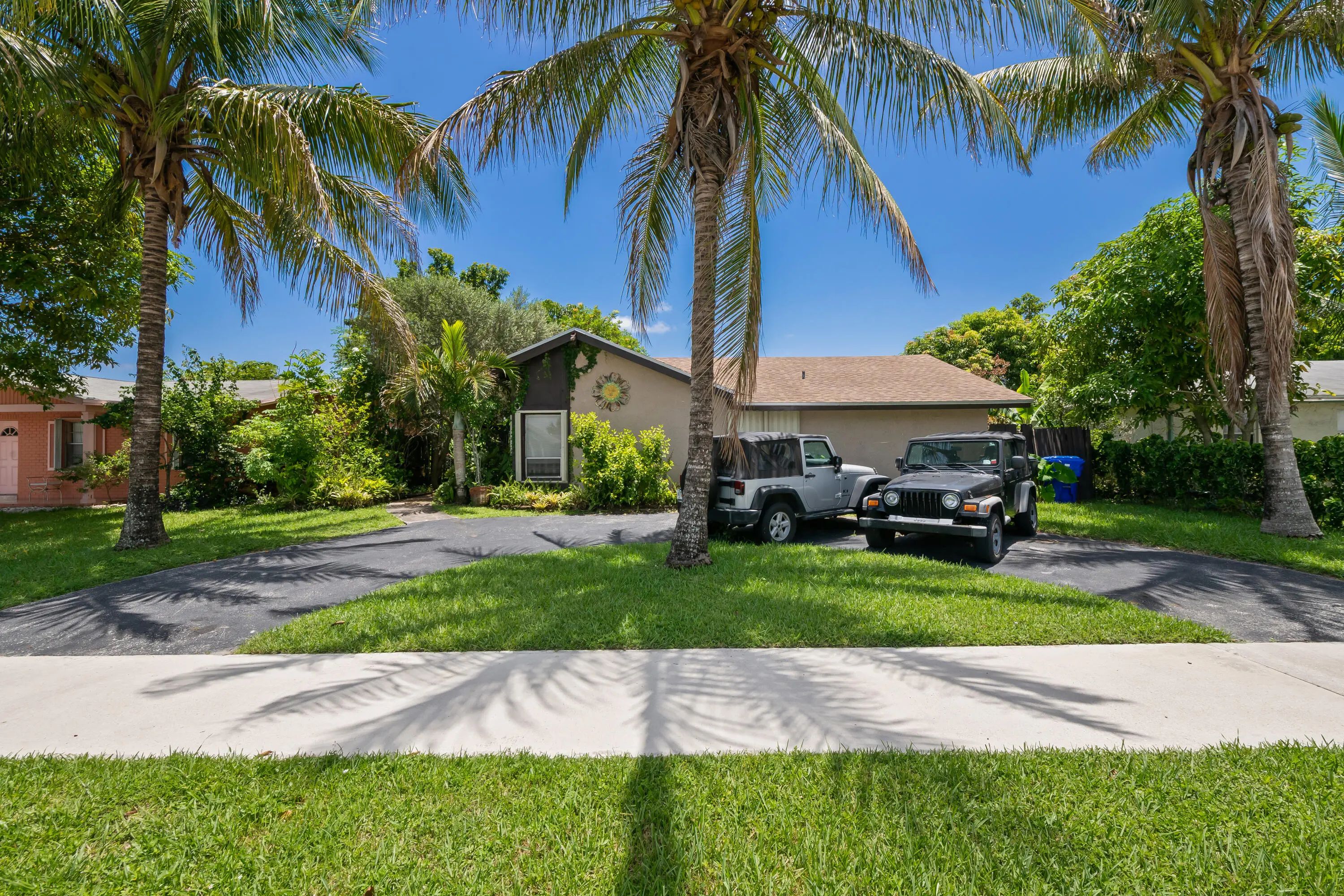 8210 Sw 4th Place, North Lauderdale