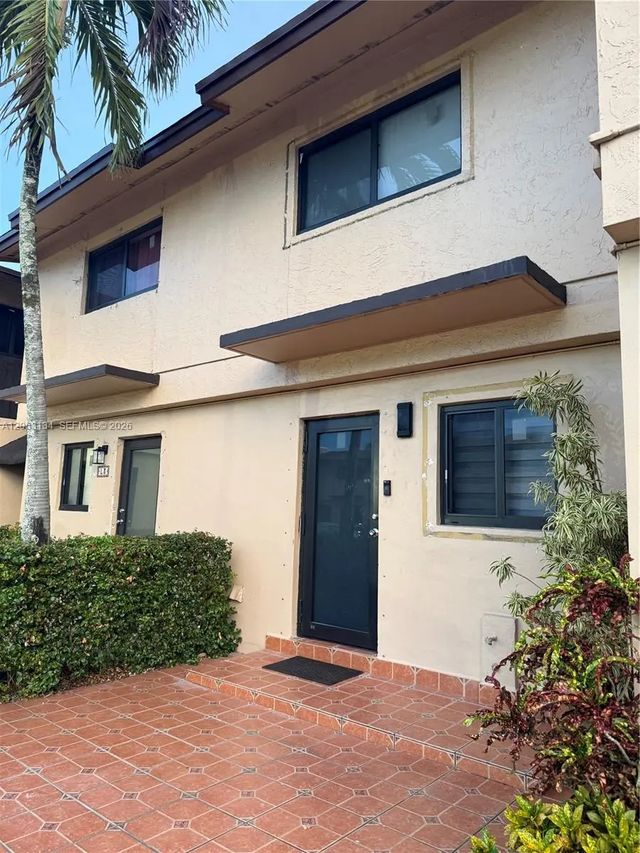 131 Sw 109th Avenue #l5, Sweetwater