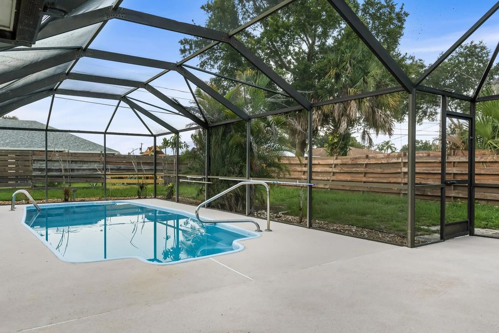 1167 Sw Gardena Avenue, Port St. Lucie