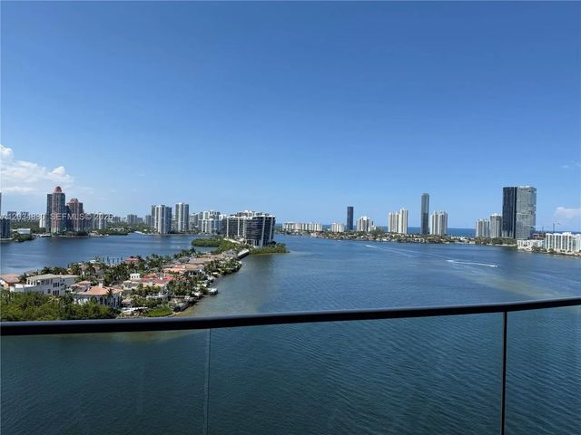 2800 Island Boulevard #1803, Aventura