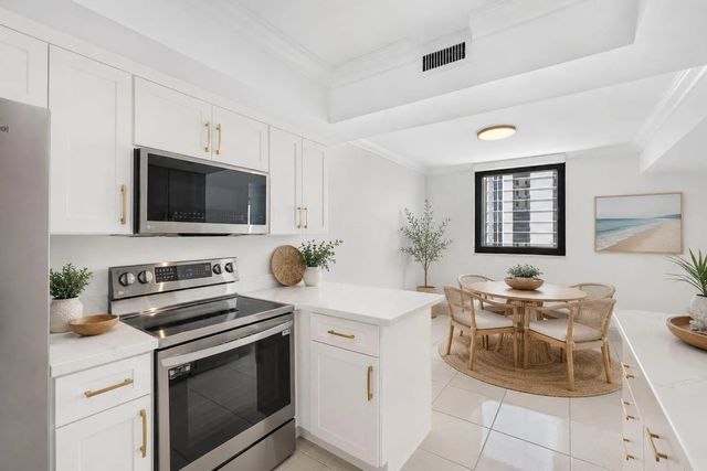 5 of 60 - 5380 N Ocean Drive #19f, Singer Island, FL