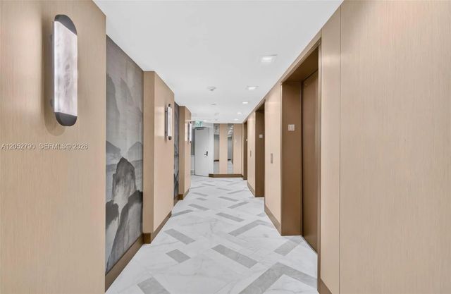 2800 Island Boulevard #904, Aventura