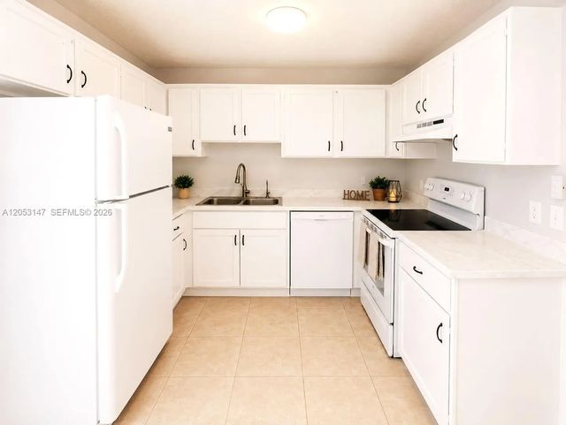 5 of 18 - 96 Se Norfolk Boulevard, Stuart, FL