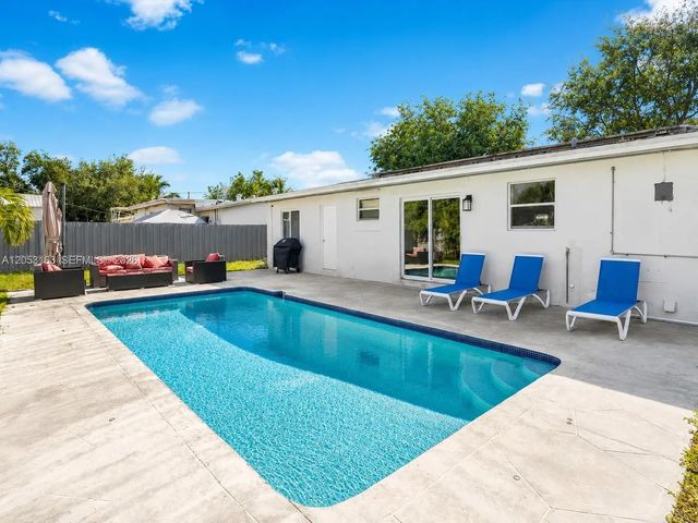 6441 Meade Street, Hollywood