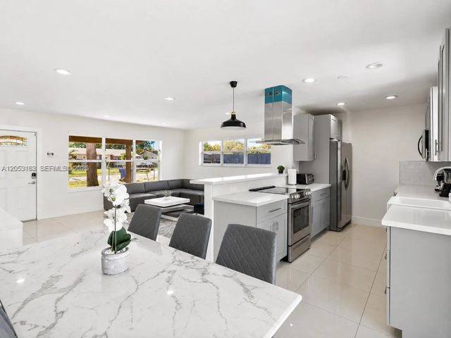 5 of 13 - 6441 Meade Street, Hollywood, FL