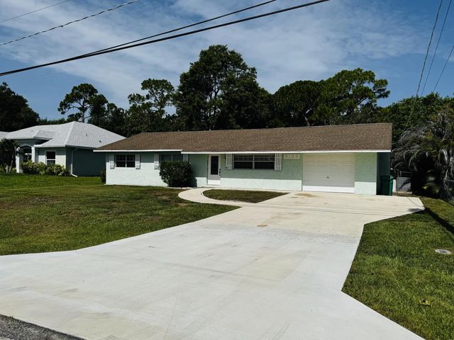 2 of 22 - 5105 Birch Drive, Fort Pierce, FL