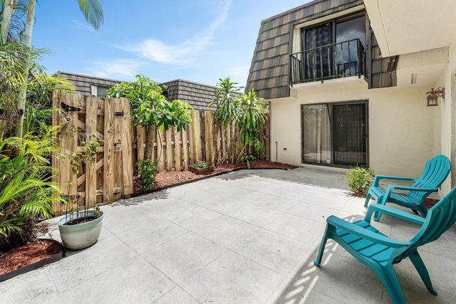 3 of 26 - 1534 Forest Lakes Circle #d, West Palm Beach, FL