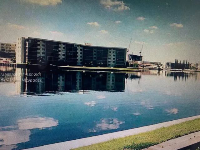 N/A, Aventura