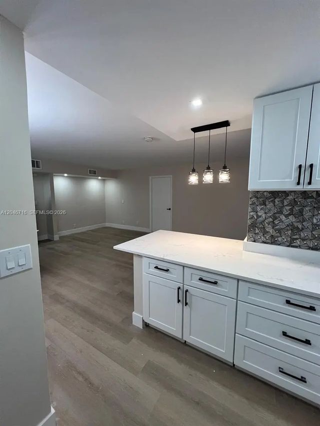 3 of 19 - 17021 N Bay Road #124, Sunny Isles Beach, FL