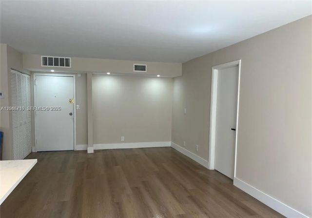 5 of 19 - 17021 N Bay Road #124, Sunny Isles Beach, FL