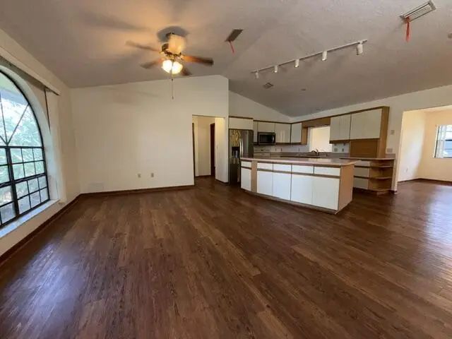 5 of 18 - 570 Londonderry Circle Se, Palm Bay, FL