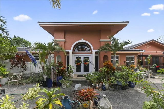 3 of 13 - 5400 Palm Tree Road, Plantation, FL