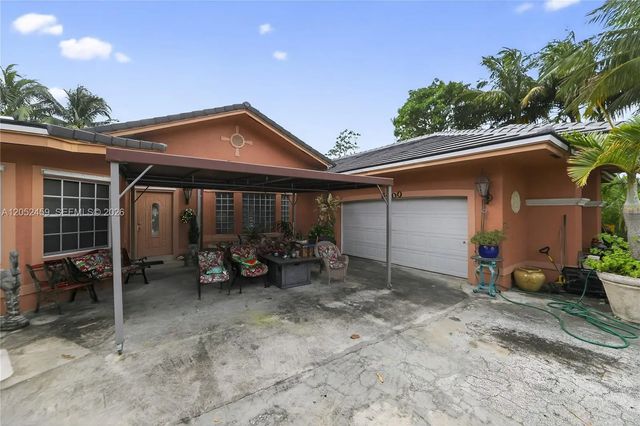 4 of 13 - 5400 Palm Tree Road, Plantation, FL