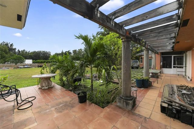 5 of 13 - 5400 Palm Tree Road, Plantation, FL