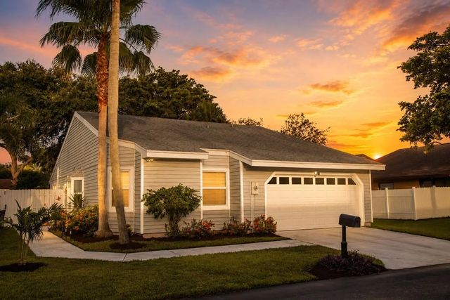 3 of 77 - 8 Hawthorne Lane, Boynton Beach, FL